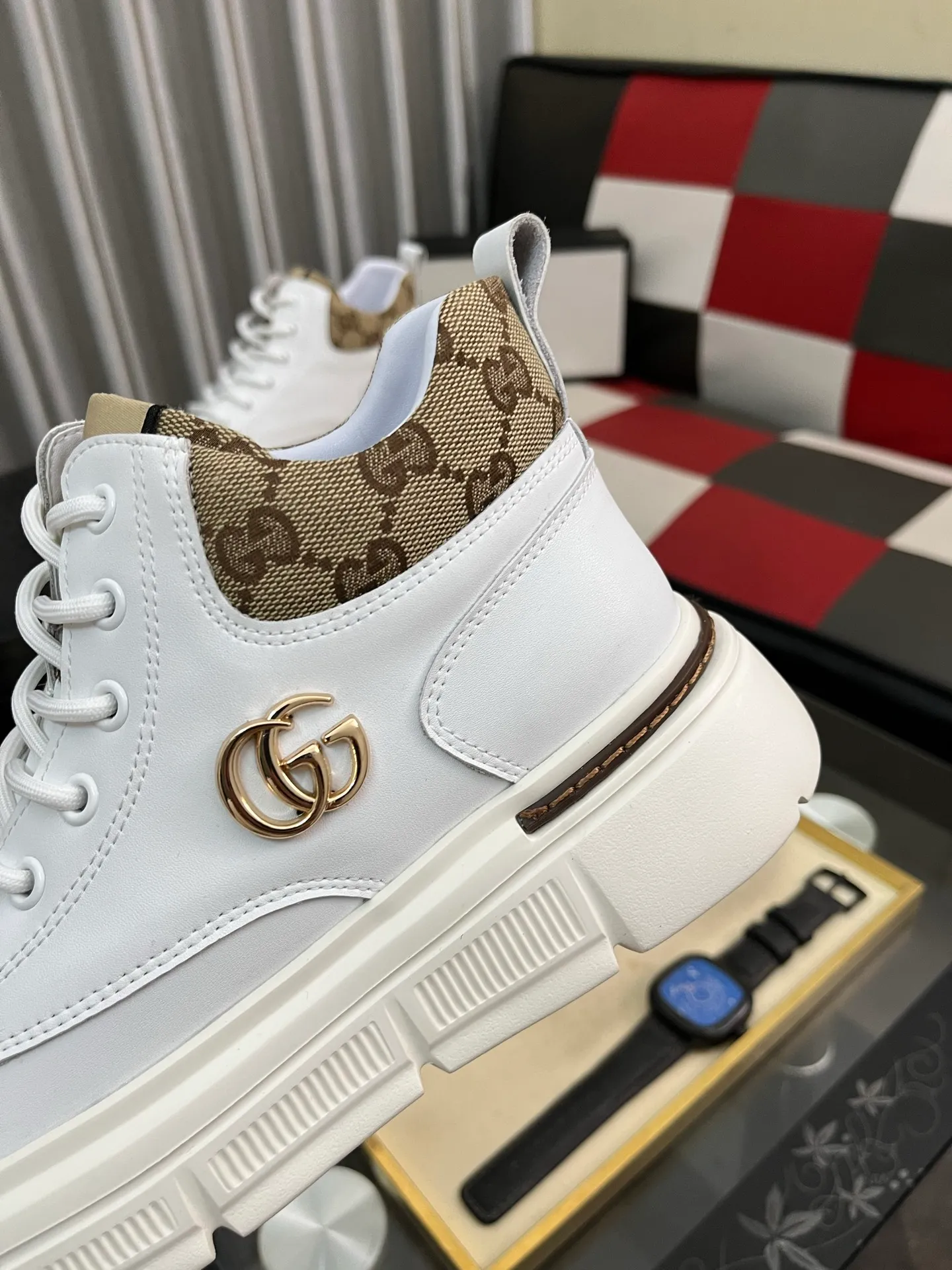 Men's shoes💰440⌚️⌚️[GUCCI] Gucci men's casual shoes are absolutely popular🔥The ultimate matching item for trendy men! The charm of super texture is irresistible, the main recommendation, the flower leather color is bright! The upper is made of high-quality cowhide + breathable fabric, sheepskin feet, wear-resistant rubber sole, noble and elegant! Extremely comfortable🎁🎁You can be as handsome as you want💪 38-442️⃣colors available